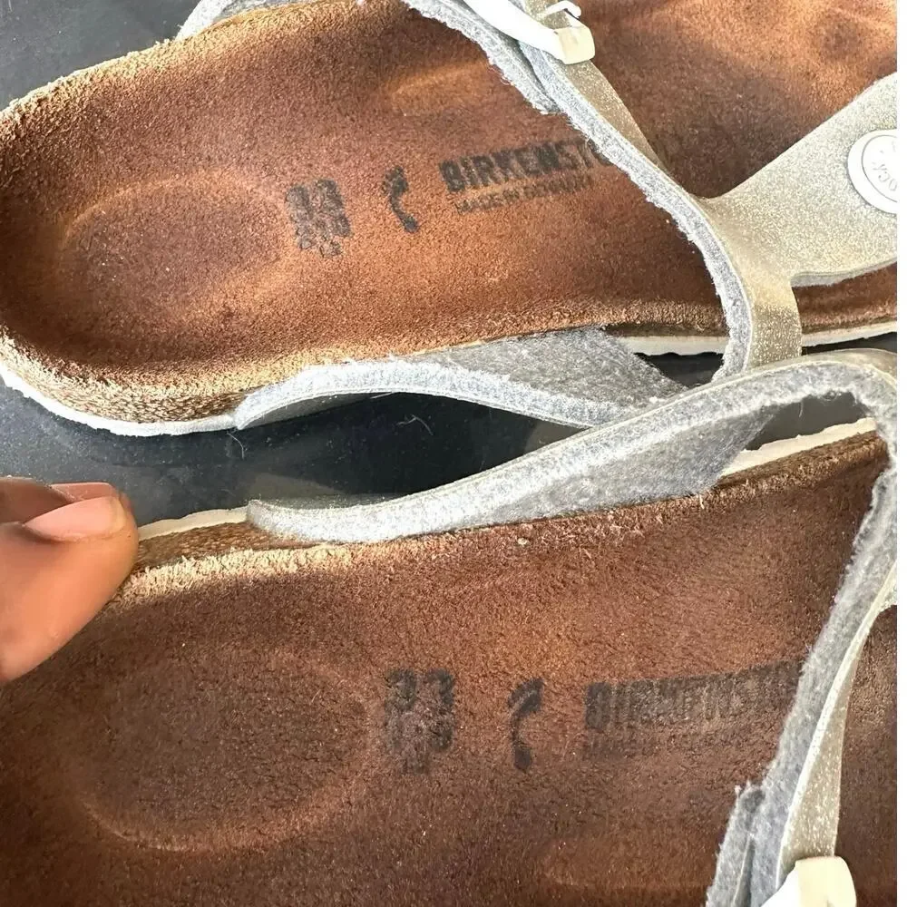 Birkenstock Gizeh Silver Metallic Thong Sandals Birk Size 33 US Size 2‎ Kids